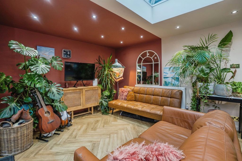 Property photo 2 of 15 Photo