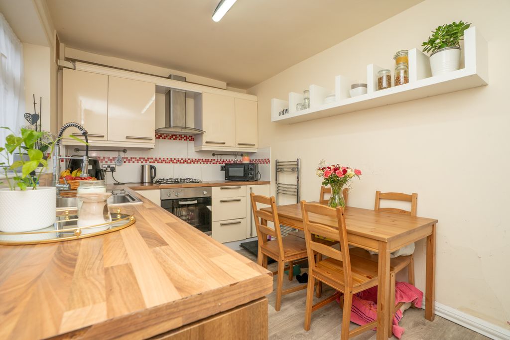 Property photo 1 of 22 8Ambertonmount9