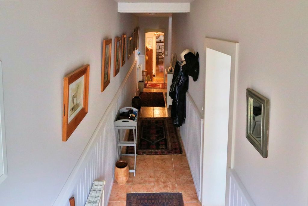 Property photo 2 of 21