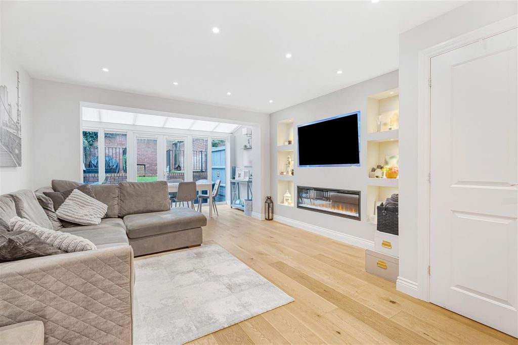 Property photo 3 of 20 18_68363.Jpg