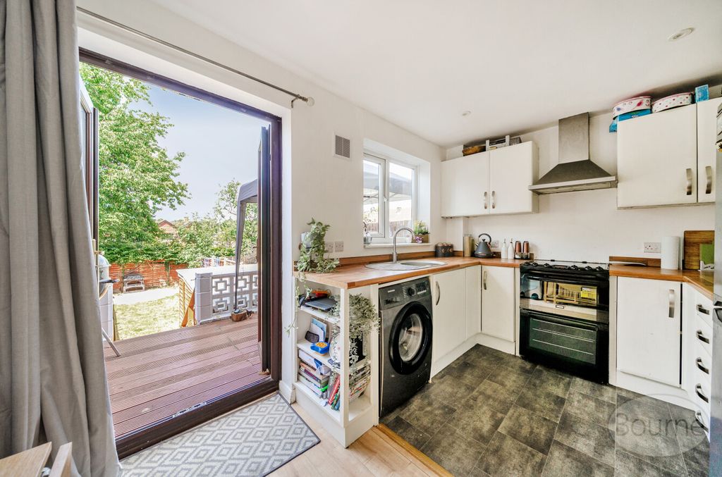 Property photo 2 of 13 1Fd11d10-c55c-4Fc...