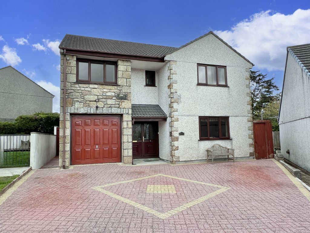 Property photo 1 of 14 4 Bedroom Detached House For Sale