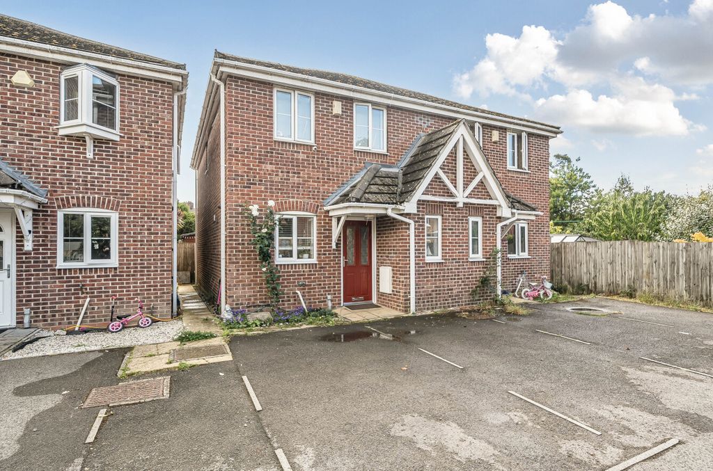 Property photo 1 of 18 1345688-1-68B0684...