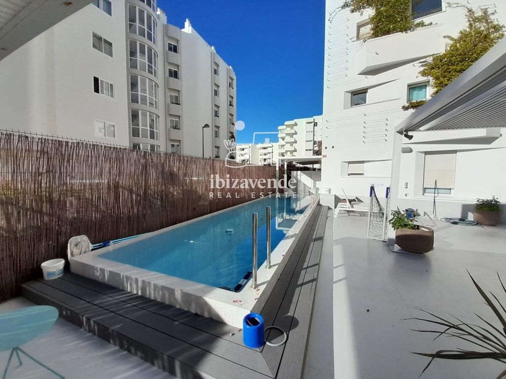 Property photo 1 of 21 Apartment With Large Terrace And Private Pool, Botafoch.