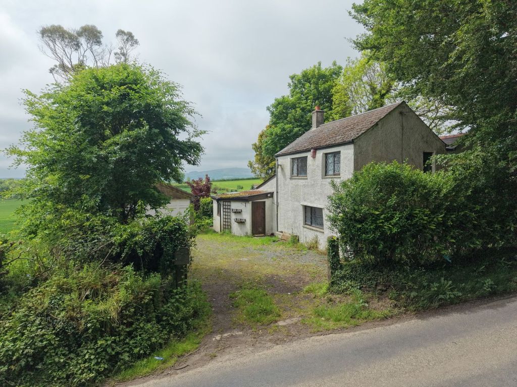 Property photo 1 of 10 Front