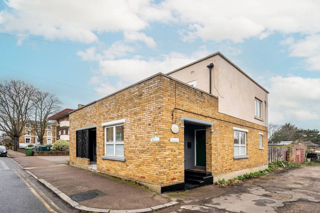 Property photo 2 of 12