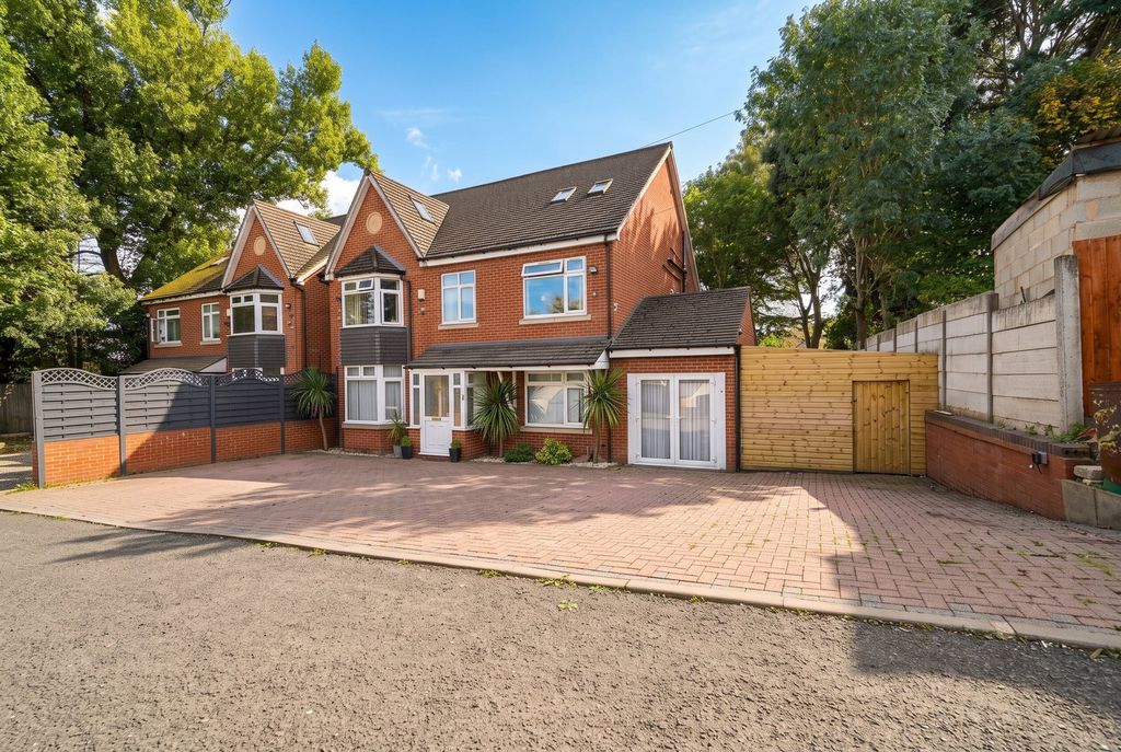 Property photo 1 of 9