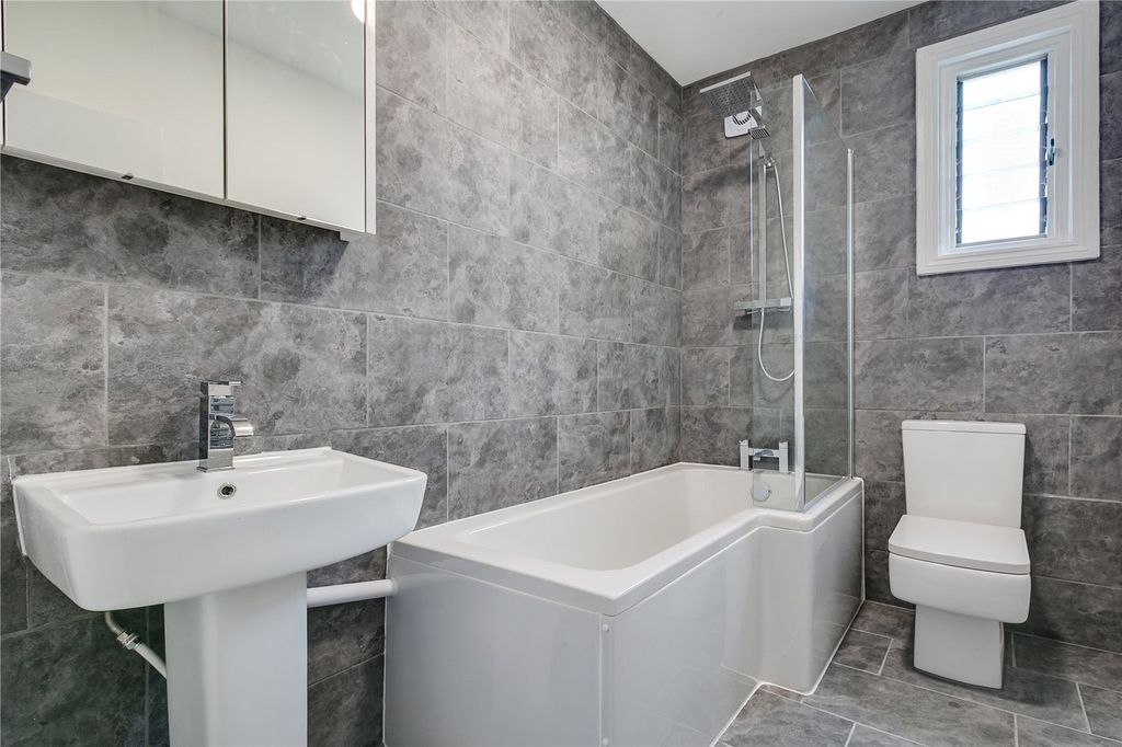 Property photo 3 of 5