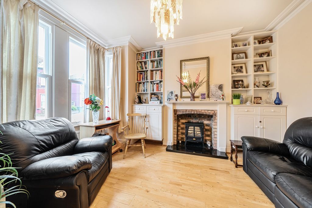 Property photo 2 of 18 1298710-13-6835Ab...