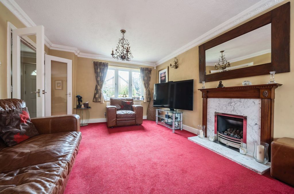 Additional image 7 of 5 bed detached house for saleHoggarth Close, Petersfield GU31
