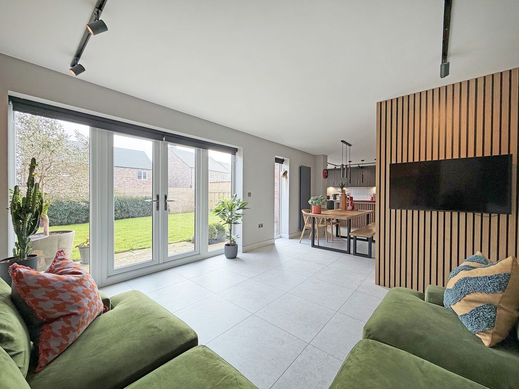 Property photo 3 of 39