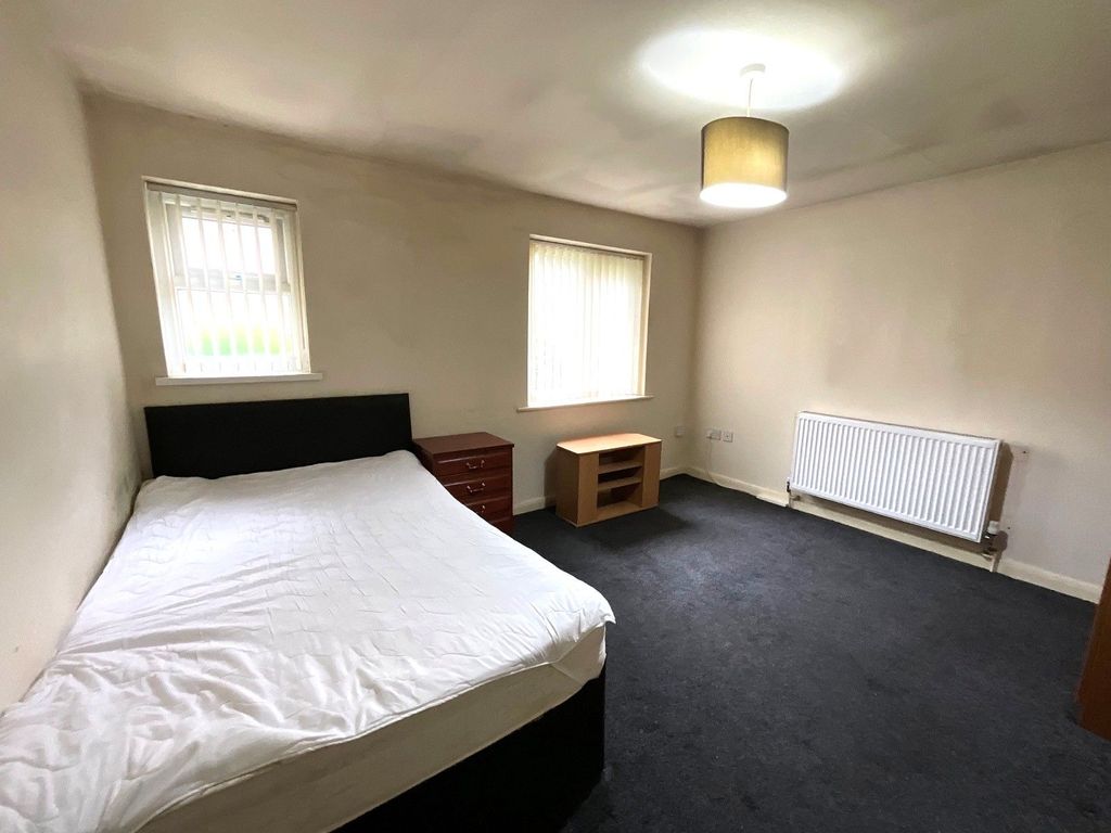 Property photo 3 of 6