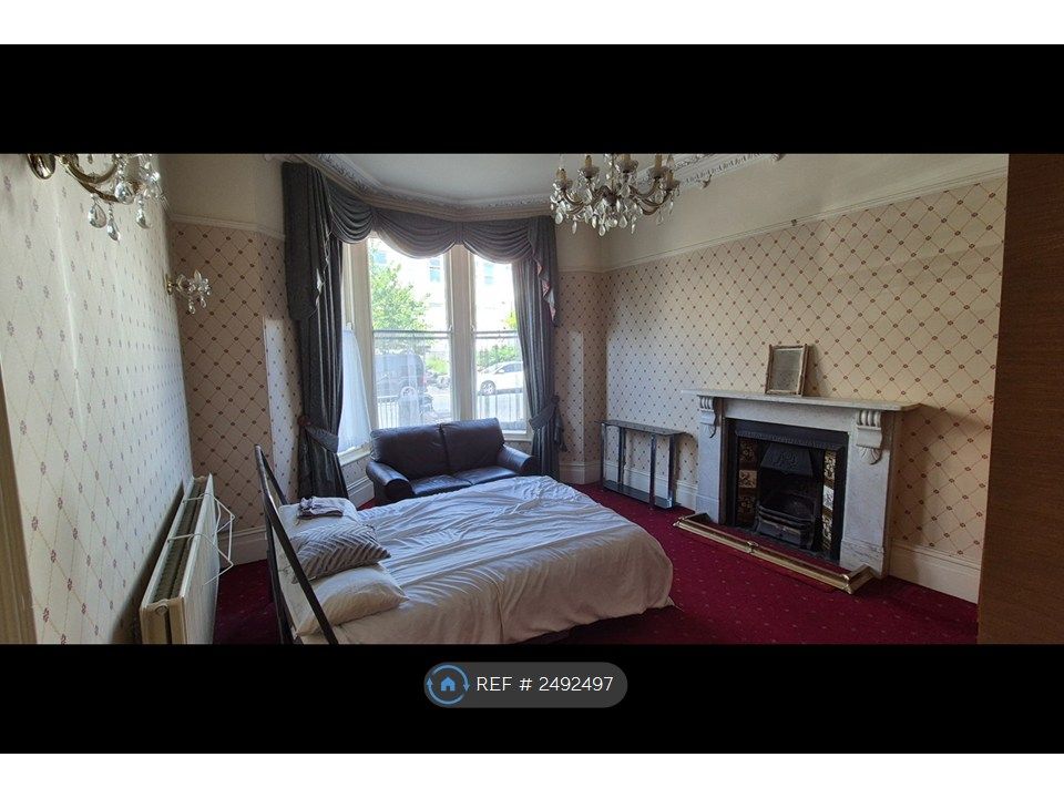 Property photo 1 of 7 Bedroom