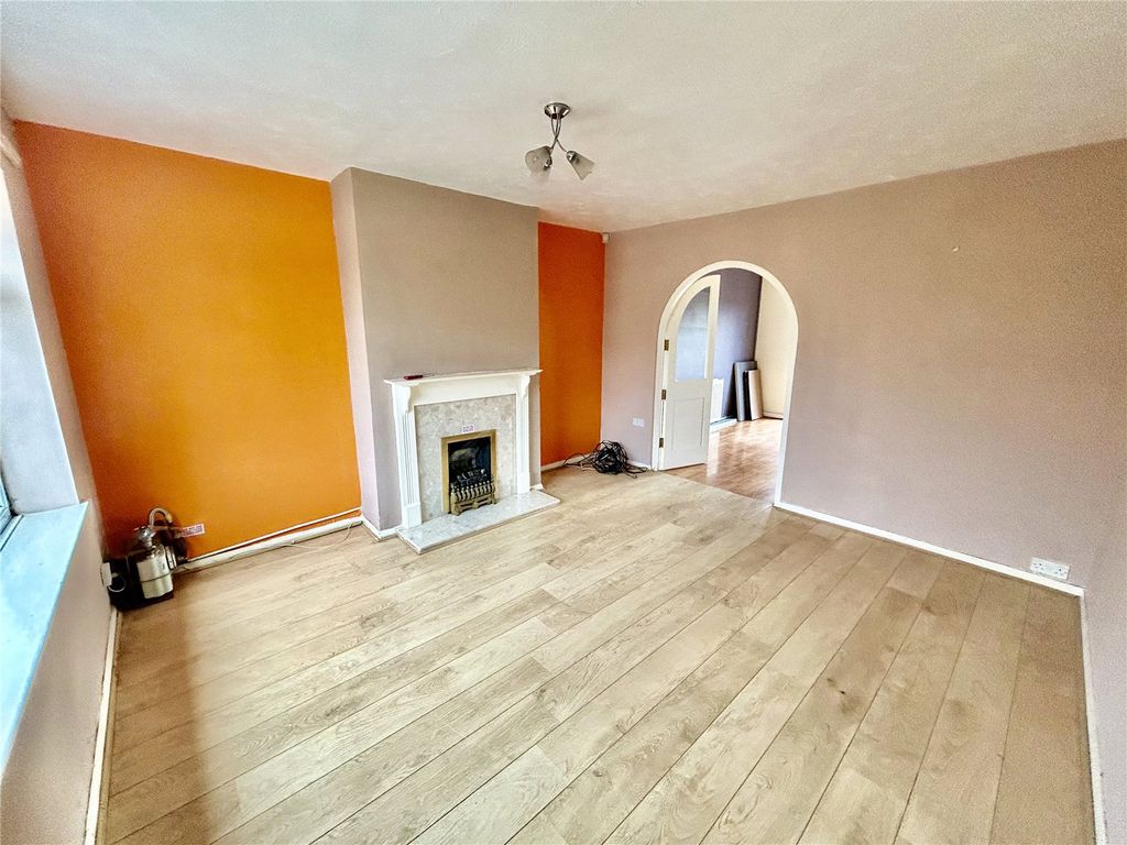 Property photo 3 of 13 Living Room