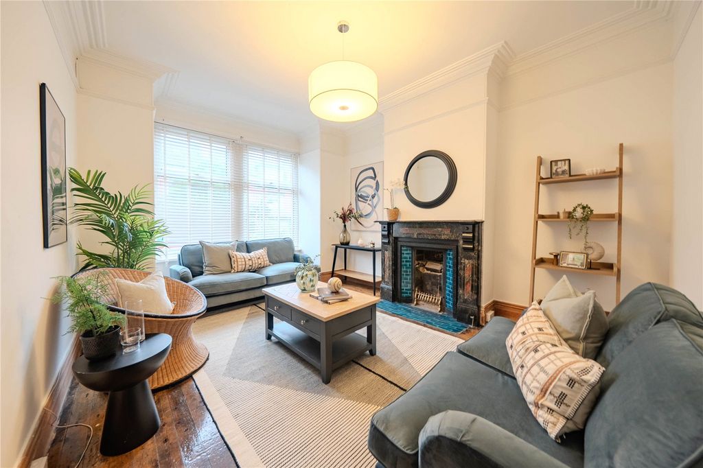 Property photo 3 of 14 Picture No. 32