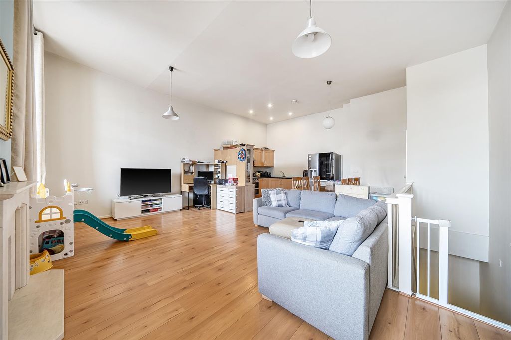 Property photo 2 of 14 Living Room