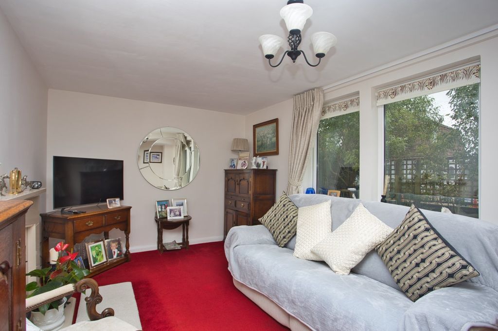 Property photo 2 of 12 Picture 2