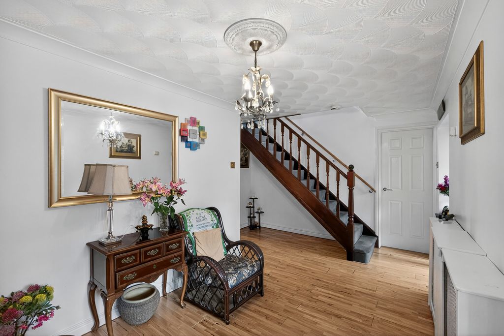 Property photo 3 of 29