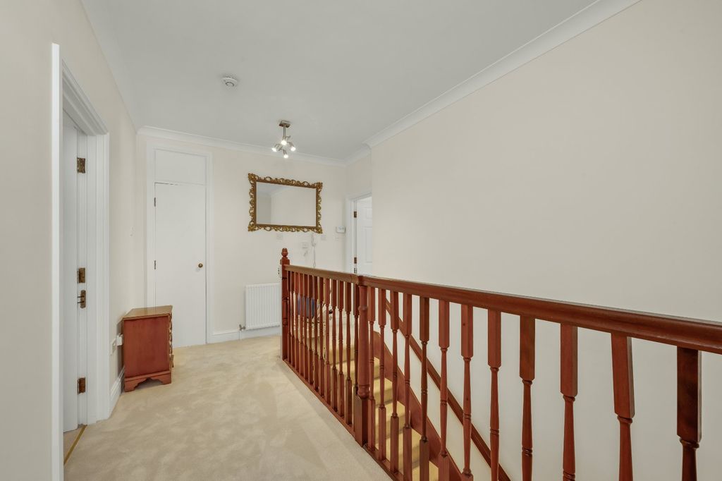 Property photo 2 of 14 Hallway