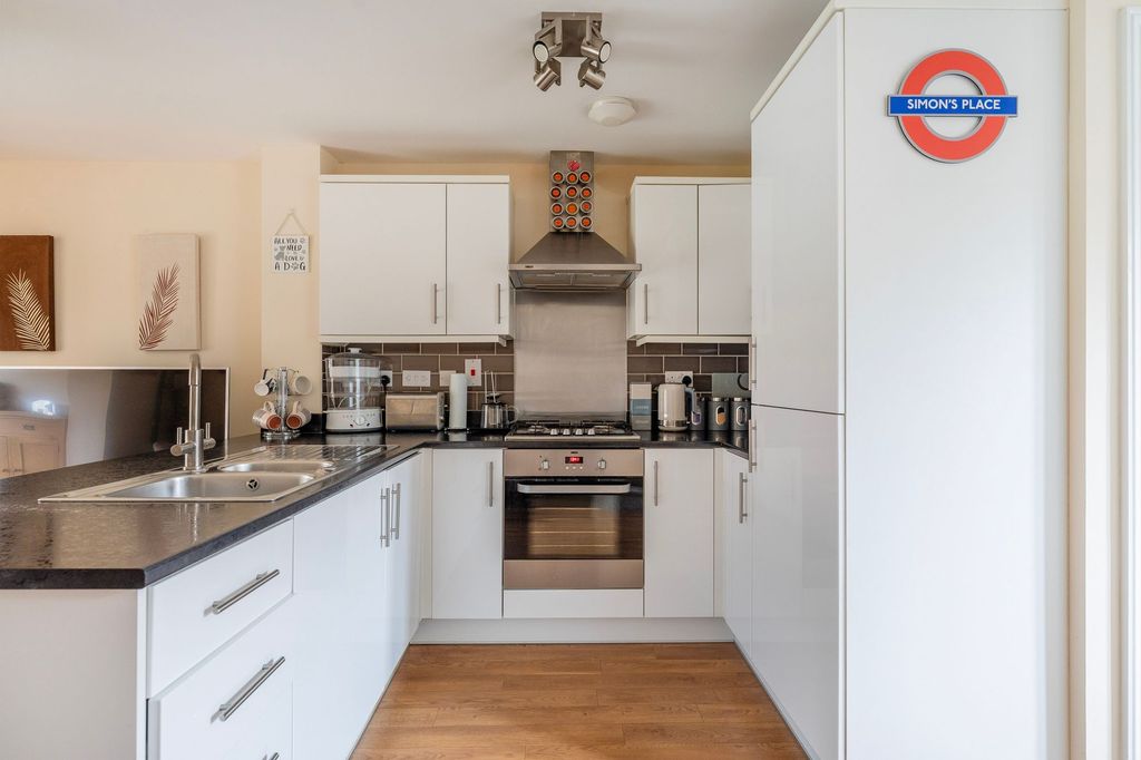 Property photo 3 of 19