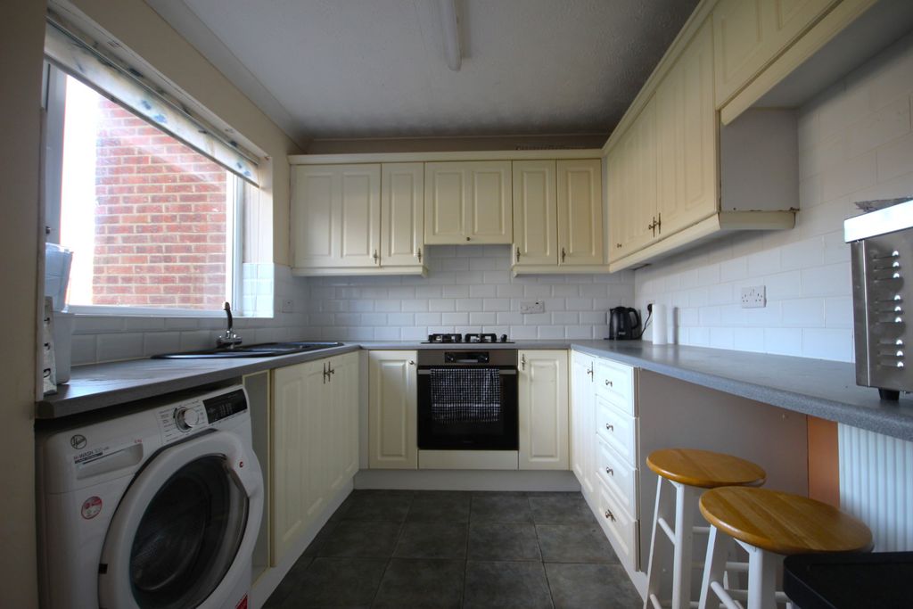 Property photo 3 of 10 Kitch.Jpg