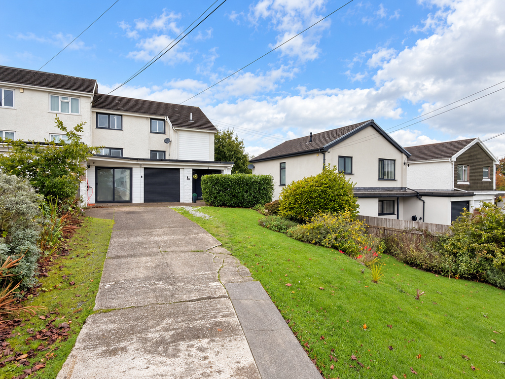 Property photo 2 of 32