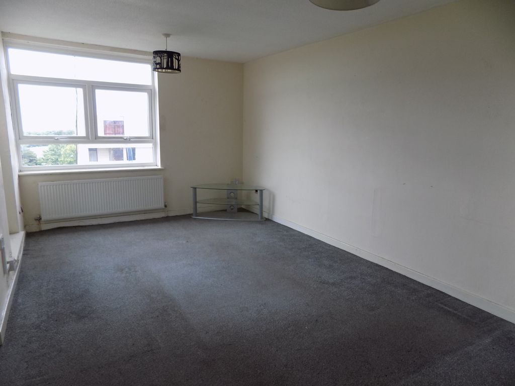 Property photo 1 of 7 Living Room