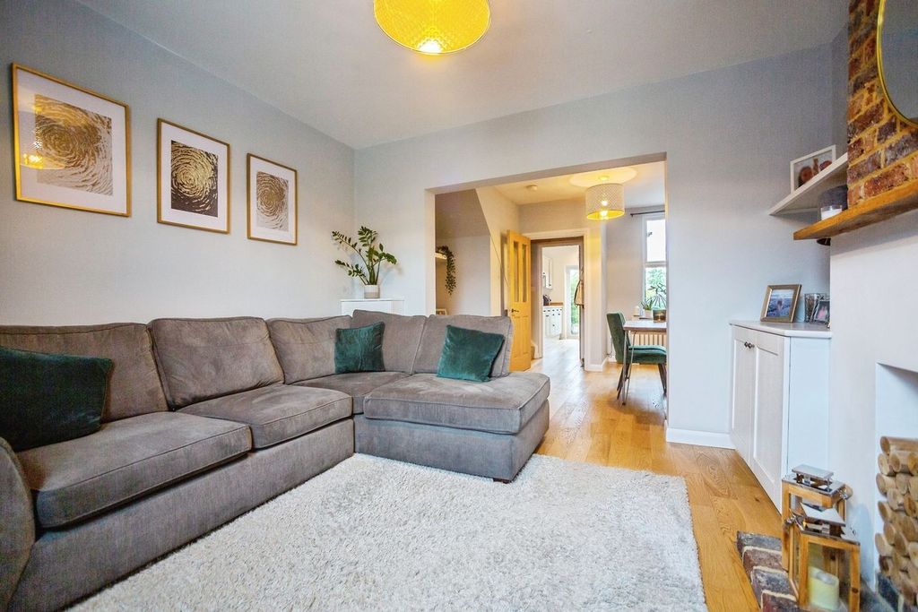 Property photo 3 of 19