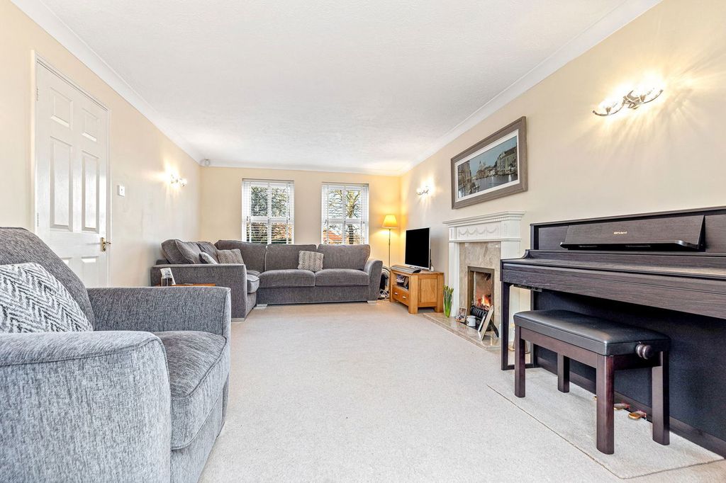 Property photo 3 of 21