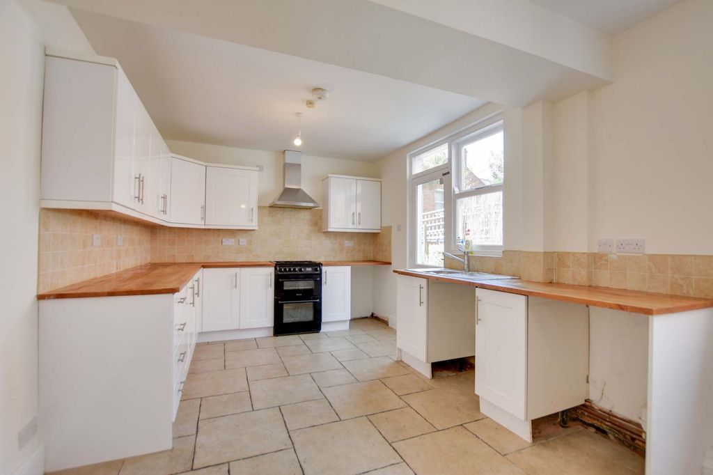 Property photo 3 of 33