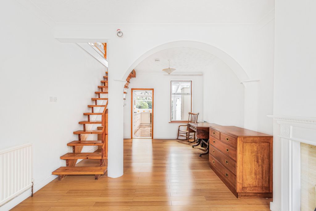 Property photo 2 of 20 1145626