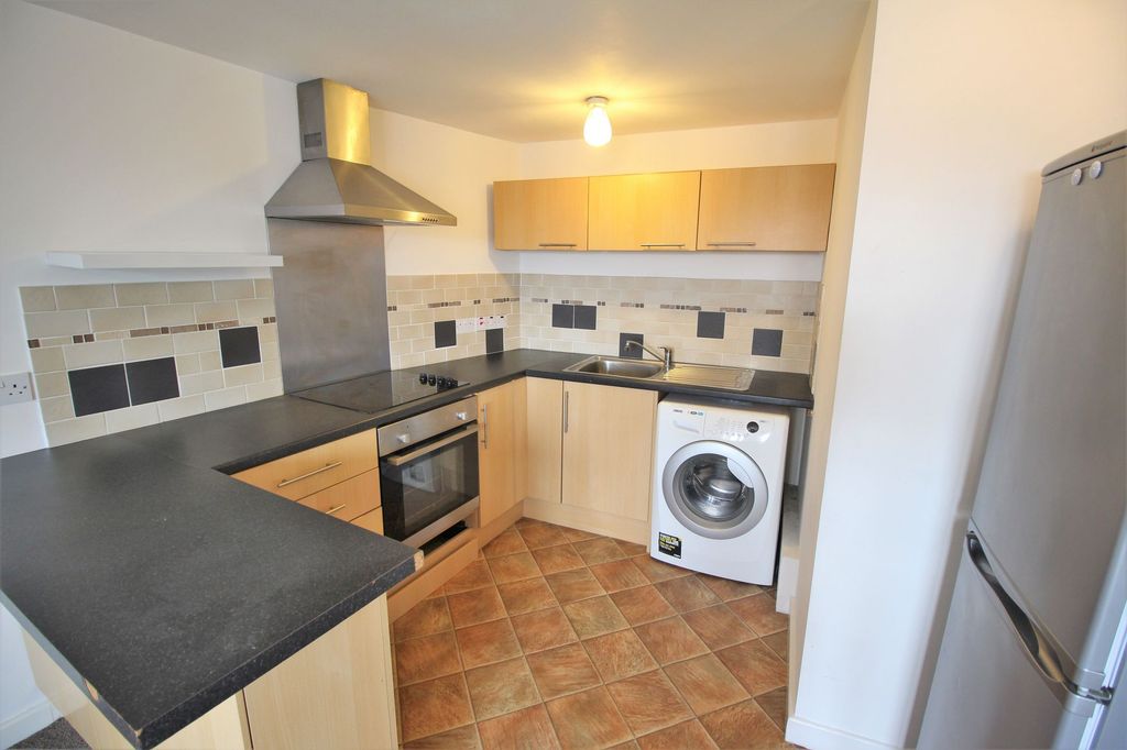 Property photo 3 of 6 Kitchen