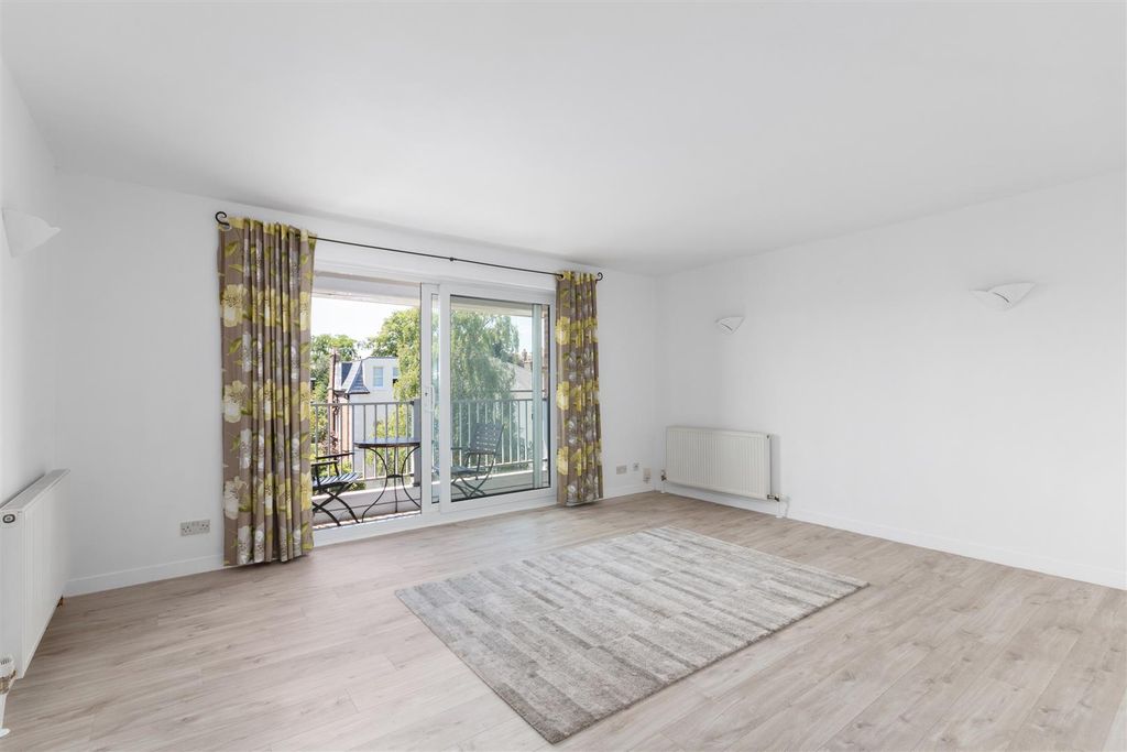 Property photo 2 of 12 G