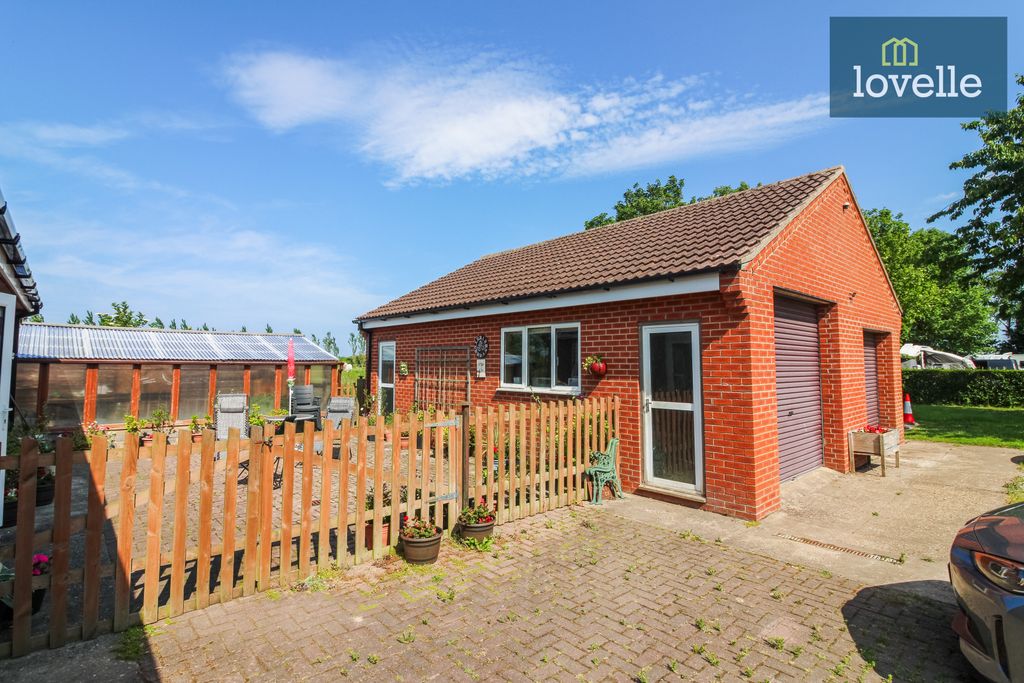 Property photo 3 of 27