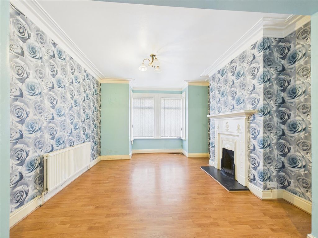 Property photo 3 of 9 Cam05451G0-Pr0083-Still005.Jpg