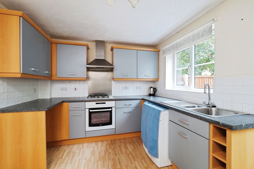 Property photo 2 of 17 Photo