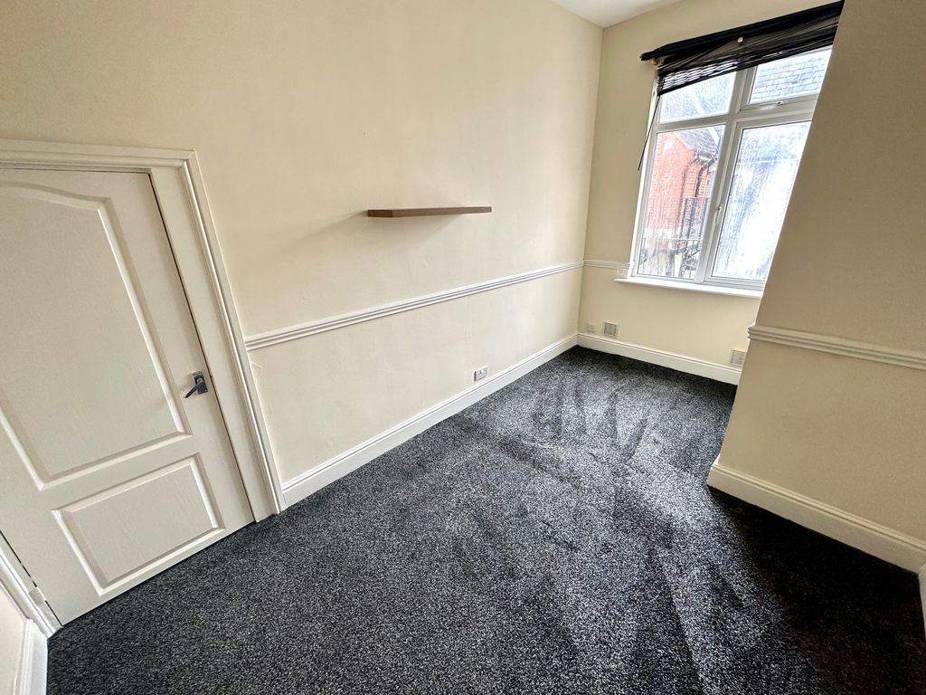 Property photo 3 of 5 Bedroom 1