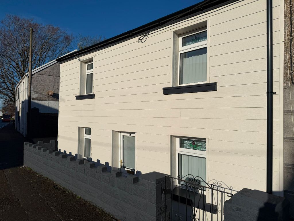 Property photo 3 of 32