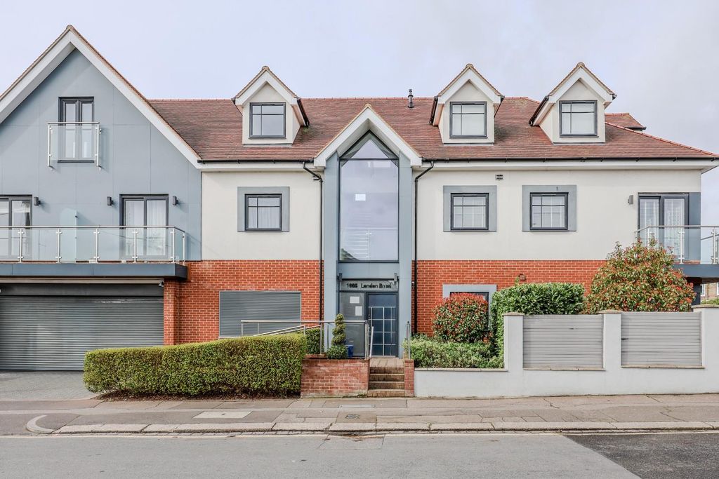 Property photo 2 of 12