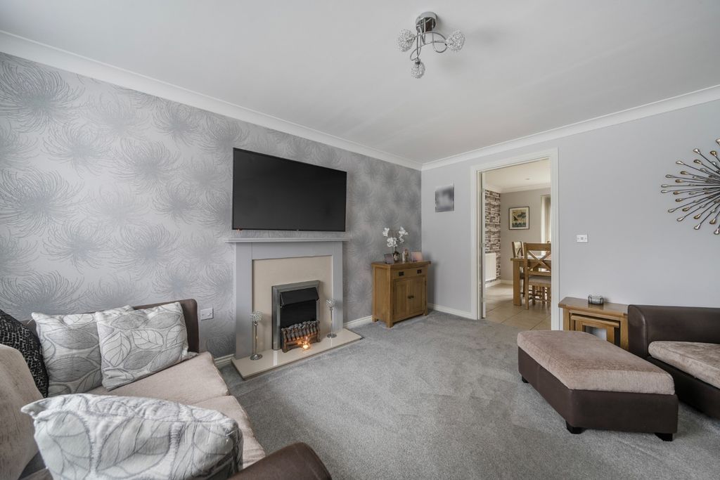 Property photo 3 of 19 4807933