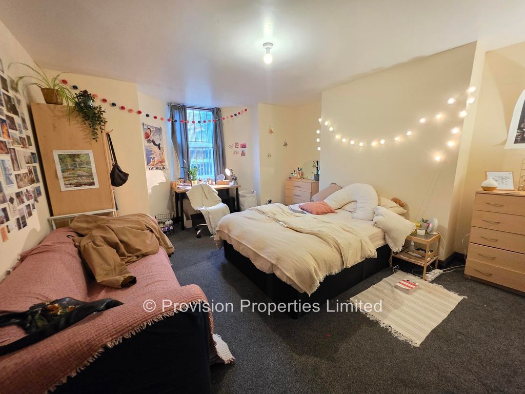 Property photo 2 of 10 Photo