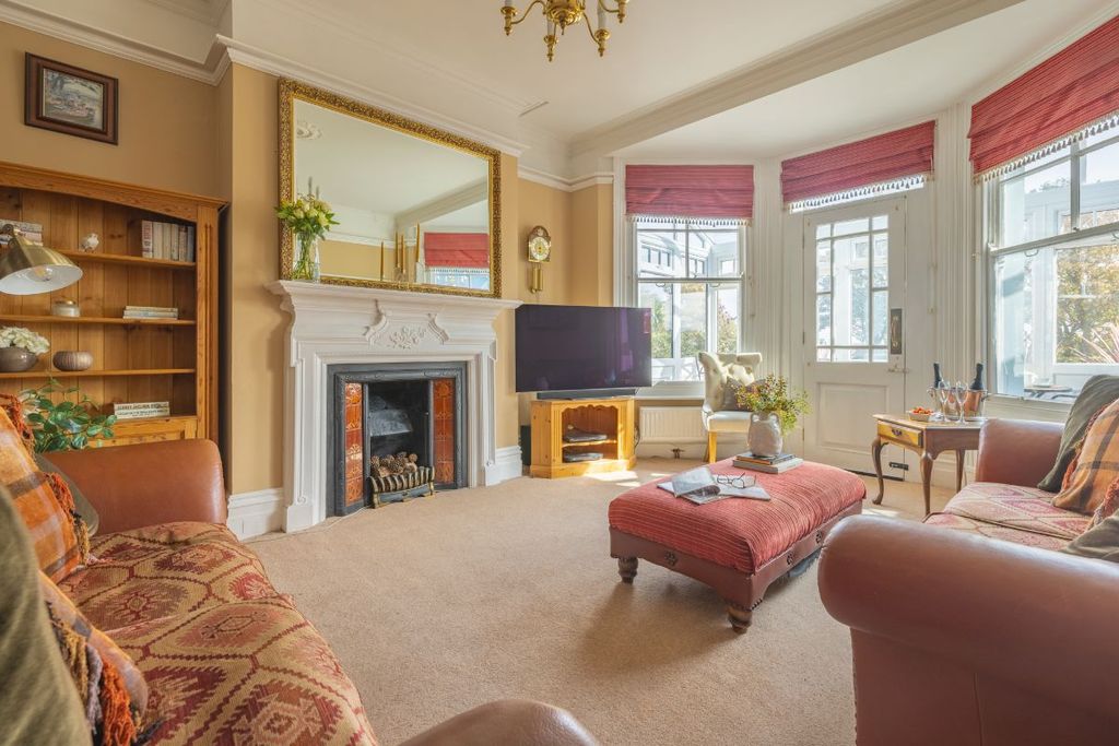 Property photo 1 of 25 Sitting Room