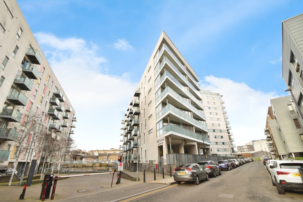 Property photo 1 of 20 Front View