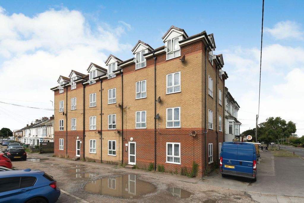 Property photo 2 of 13