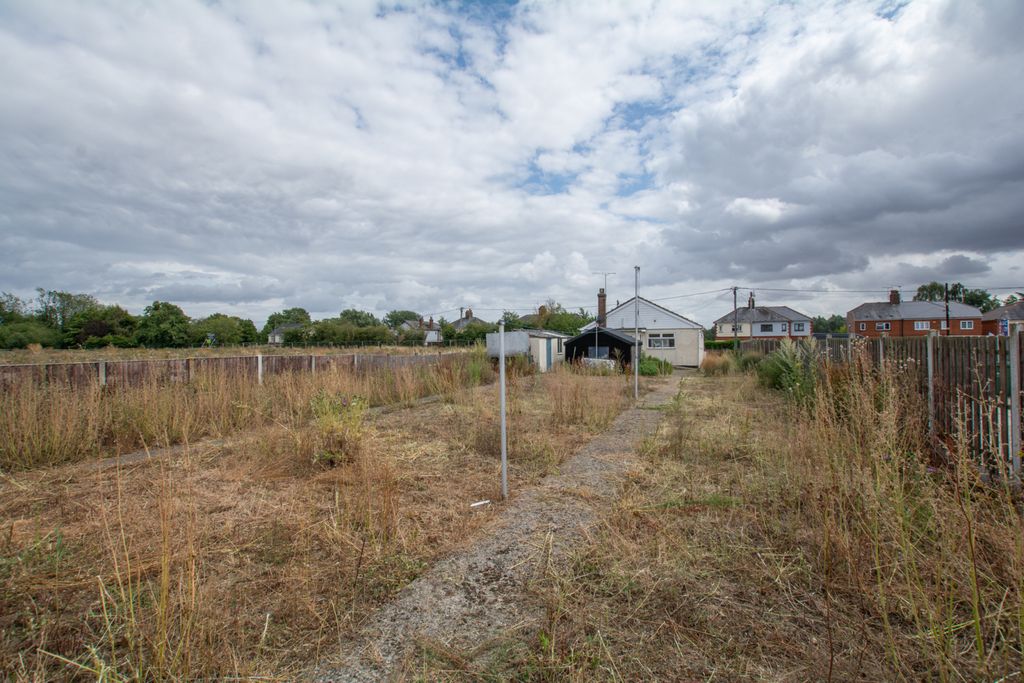 Property photo 3 of 4 Picture No. 04