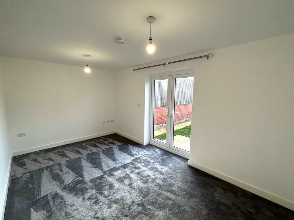 Property photo 2 of 13 Picture No. 20