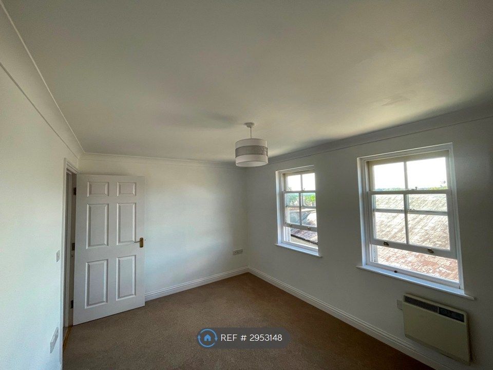 Property photo 3 of 6 Bedroom 1