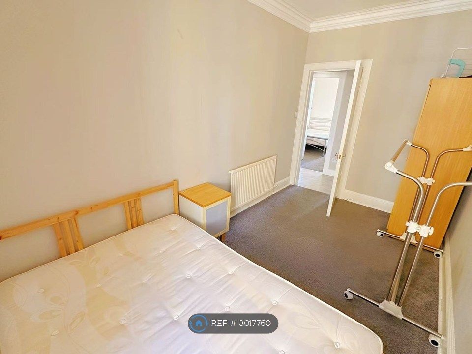 Property photo 3 of 7 Bedroom 1