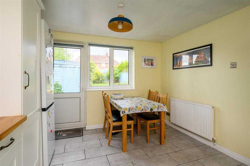 Property photo 3 of 14 Dining
