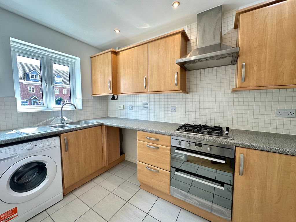 Property photo 2 of 21